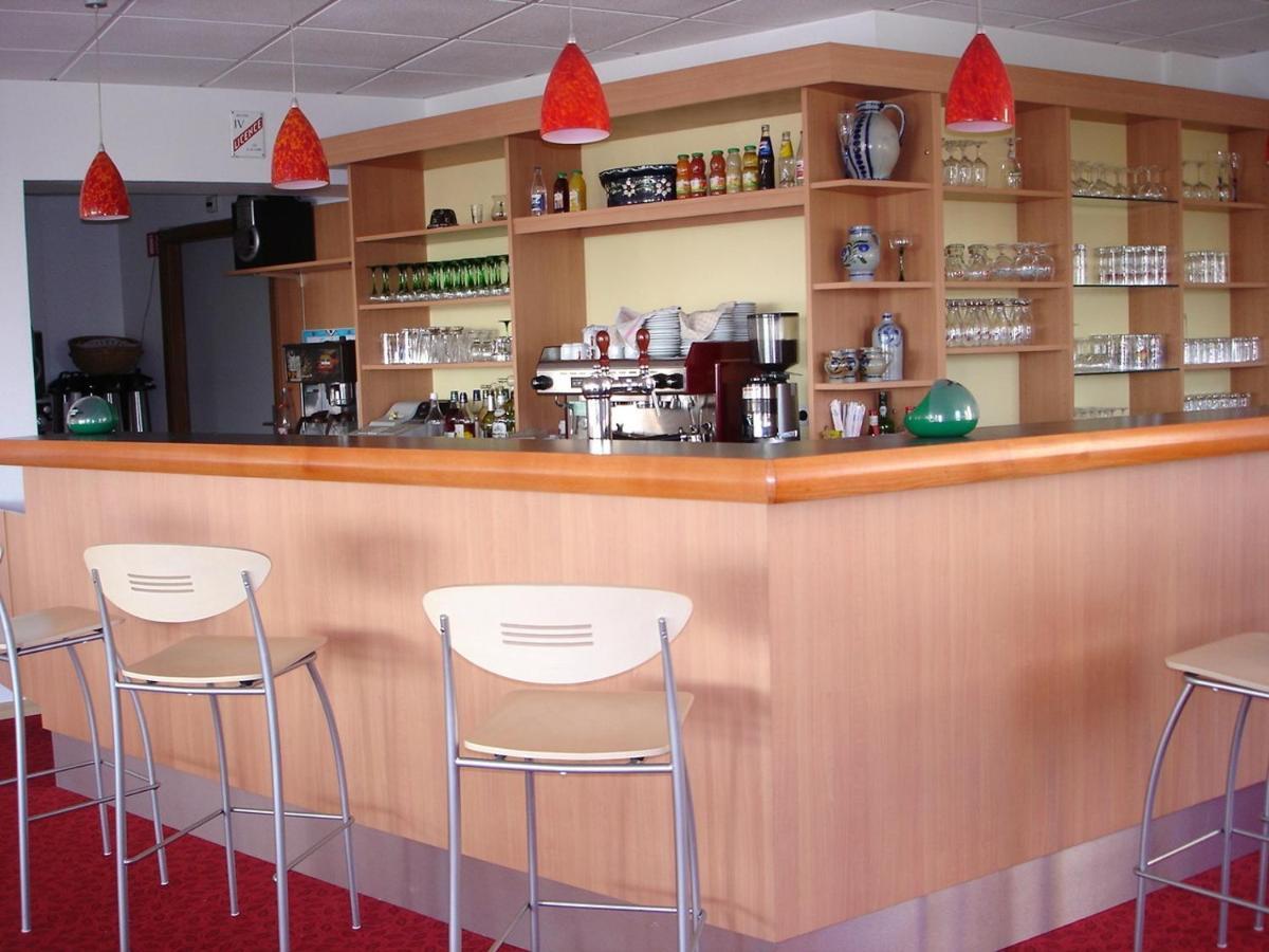 Hostel - Le Mittel 米特尔维 外观 照片